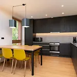 Self-check-in 3 Bedroom With Sauna And Balconies Διαμέρισμα