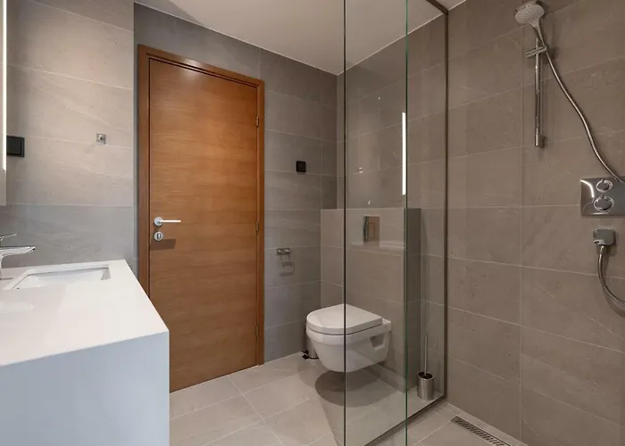 Self-check-in 3 Bedroom With Sauna And Balconies Apartment *